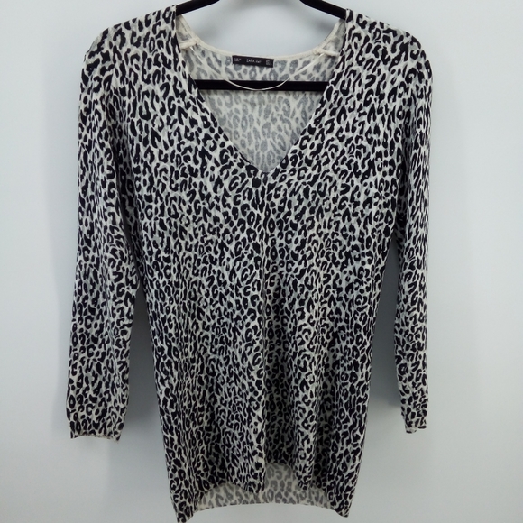 Zara Knit Snow Leopard Top Small V-Neck Ribbed Hem - Picture 7 of 9